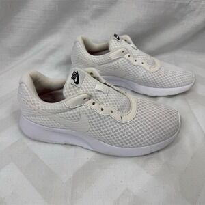Nike Women's Tanjun White Running Sneakers‎ Size 7.5